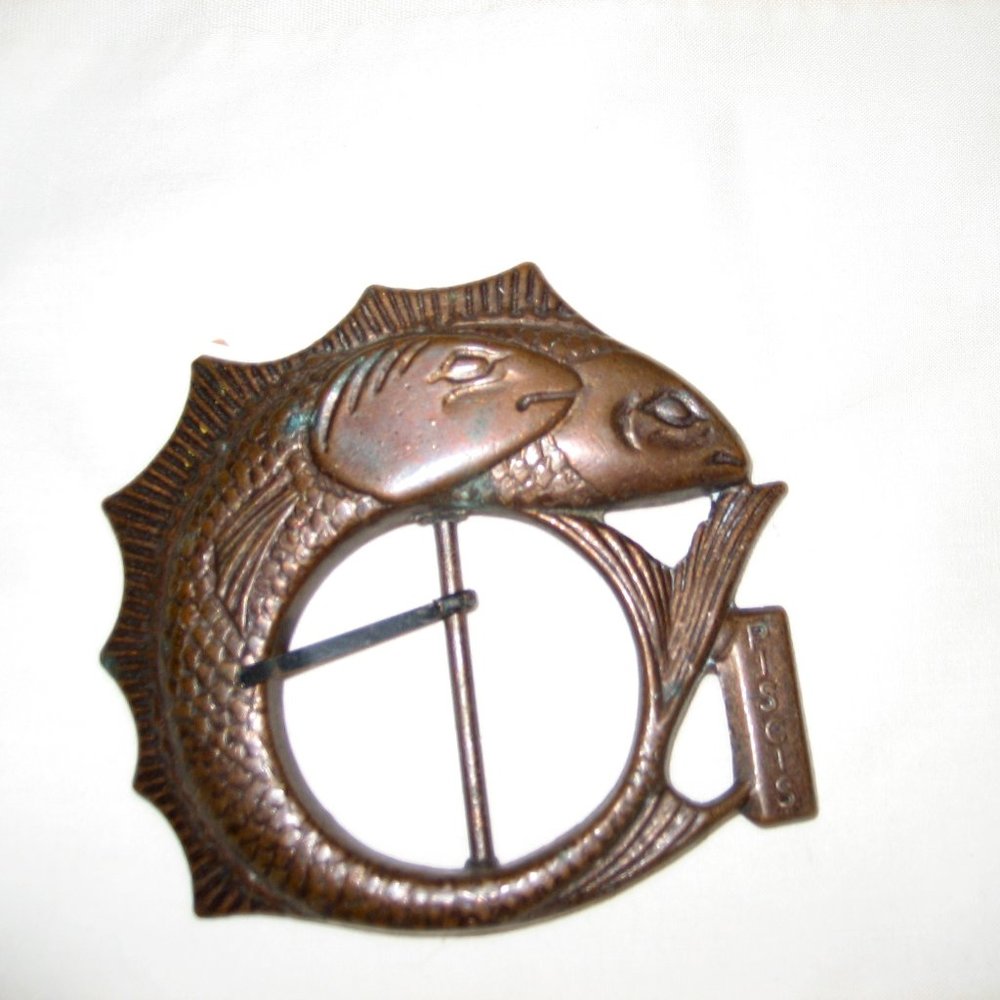 LARGE BRASS ZODIAC  PISCES BELT BUCKLE 4"x3.5"